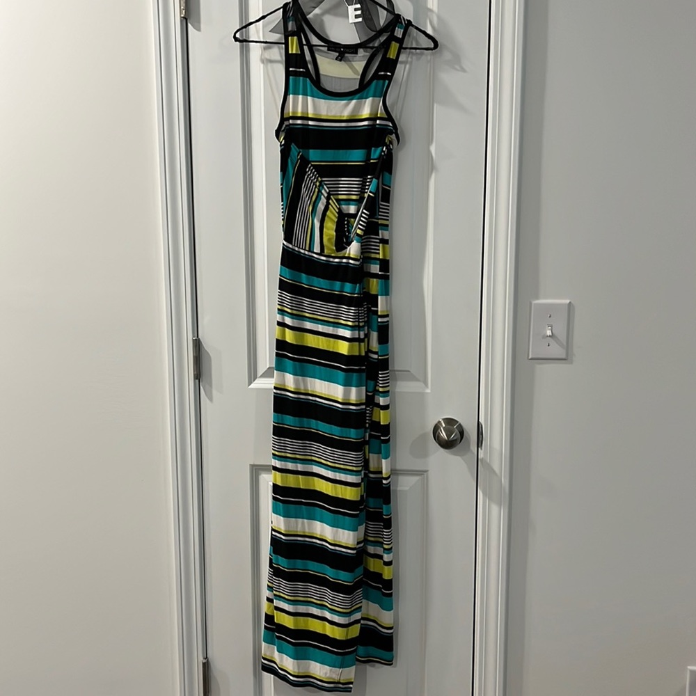 💚 Form-fitting Maxi Dress 💚